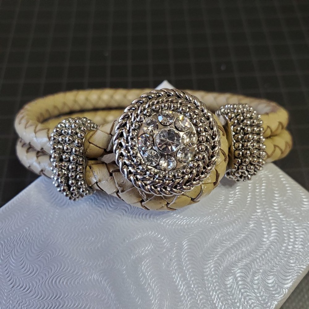 Ginger Snap/Interchangeable Button Snap Leather N… - image 1